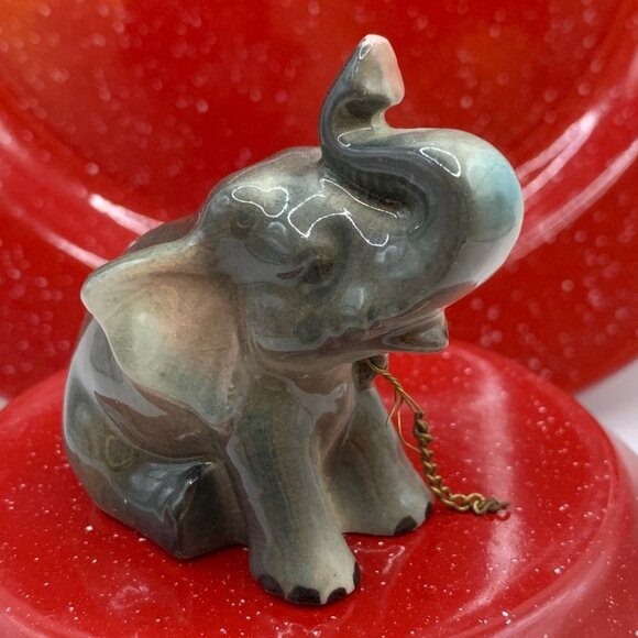 Adorable ELEPHANT Figurine Missing Her Baby Vintage - Picture 2 of 8